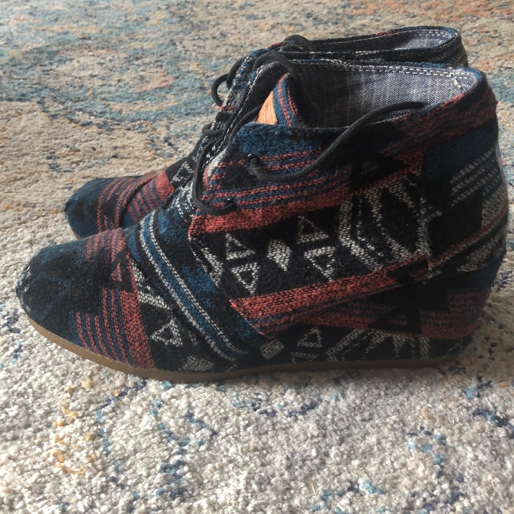 Toms Wedge